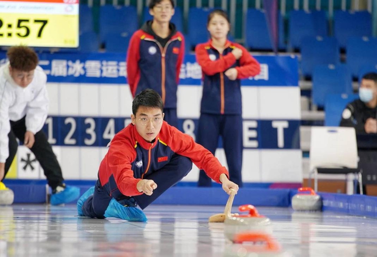 �ӱ�ʡ�ڶ����ѩ�˶����ֻ������֡�½�ر�����Ŀ˳������