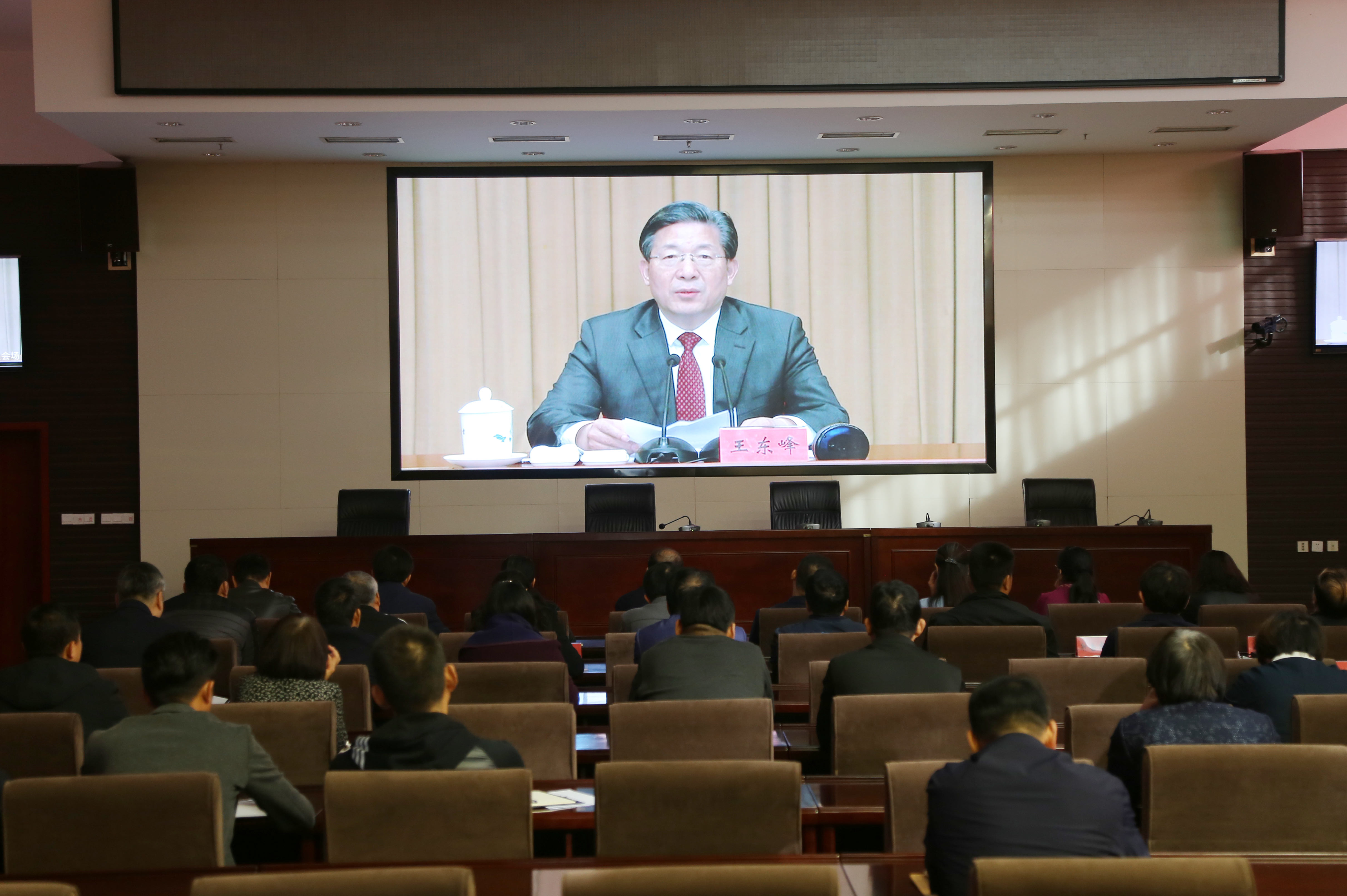 �����˵�Ӱ
�����ۿ����������ŵ���ʮ�Ž�����ȫ�ᾫ�����������