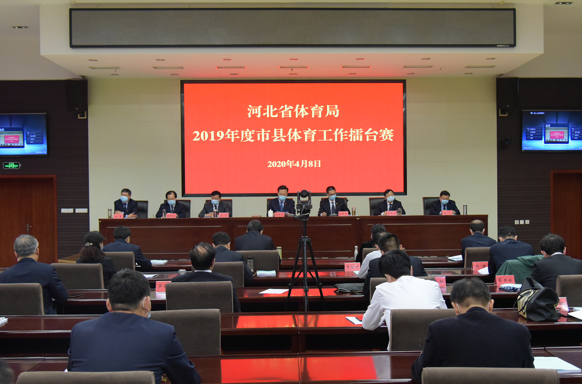 �����˵�Ӱ
��չ�������������ڶ��׶���̨��