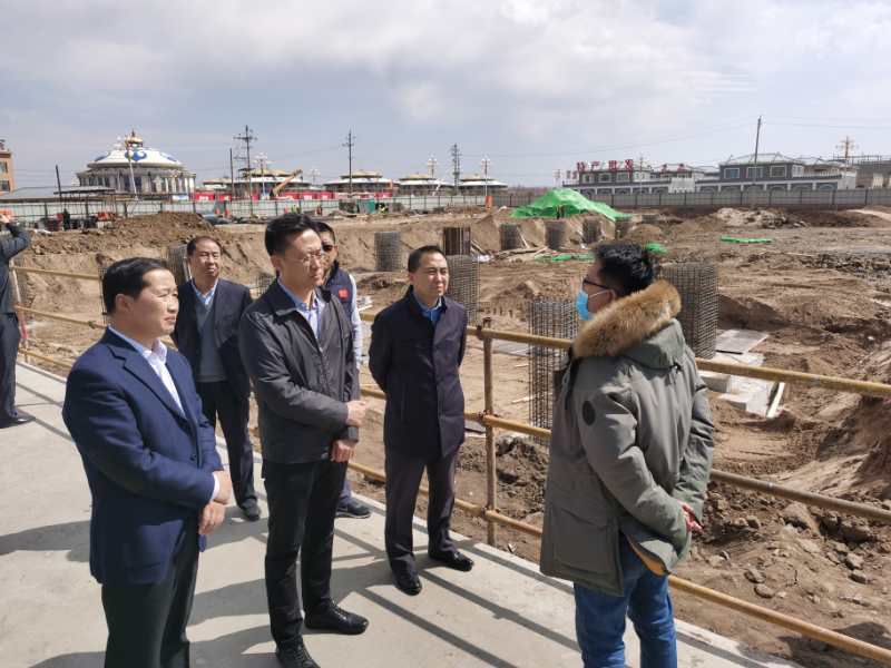 �����˵�Ӱ
�ֳ�����嵽���ұ�����Ŀѵ�����ĵ���