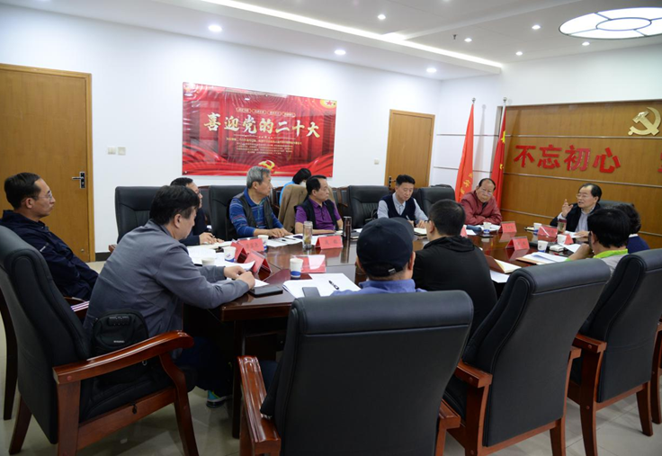 �����˵�Ӱ
�ٿ��������˵�Ӱ
�Ļ����顷��д���������