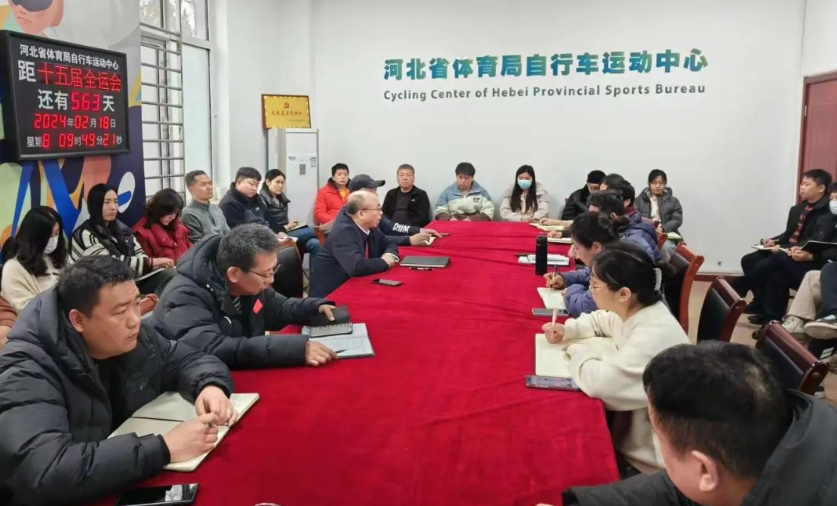 �����˵�Ӱ
���г��˶������ٿ��ں����Ļ�