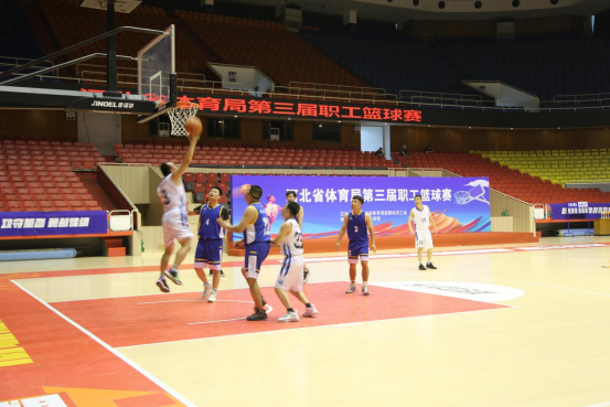 �����˵�Ӱ
ְ���������ڳ����˵�Ӱ
��Բ����Ļ