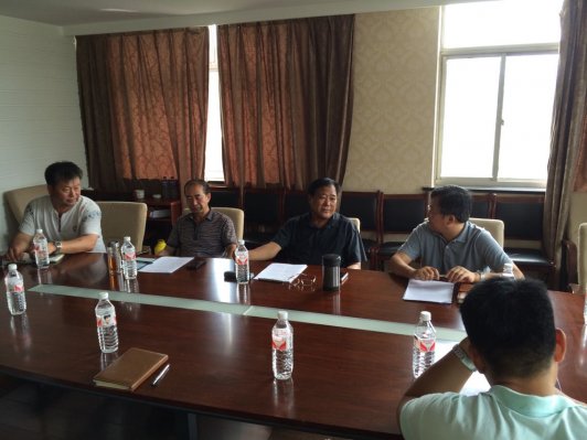 �����˵�Ӱ
Ѳ��Ա��������ˮ�����ĵ���