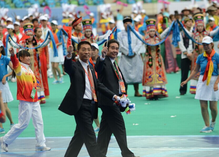 ��ʮ��ȫ���������崫ͳ�����˶��ῪĻ