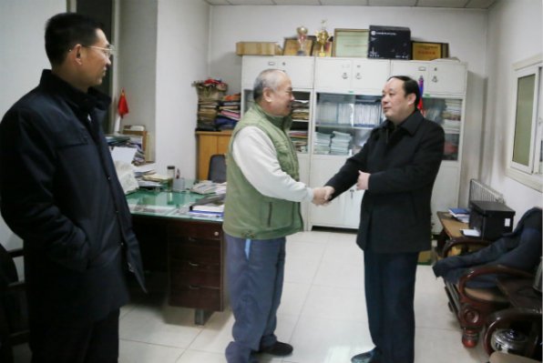 �����˵�Ӱ
�쵼��ʡ������Эο�ʵ���