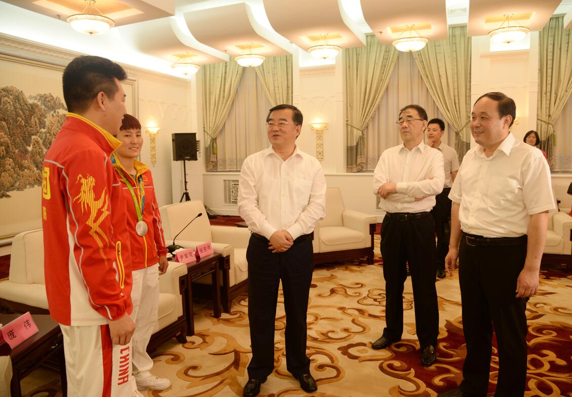 ����ΰ����ӱ����˽���