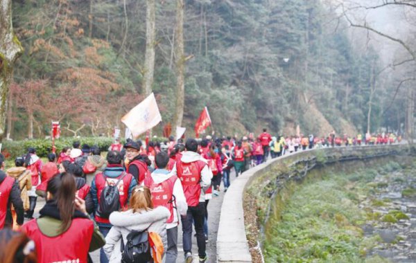 ����Ǹ� �Ǿ�ӭ��