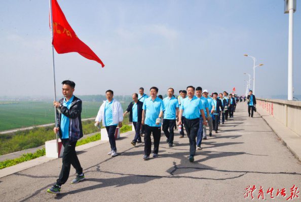 �����˵�Ӱ
�μ�ʡֱ������չʾ�