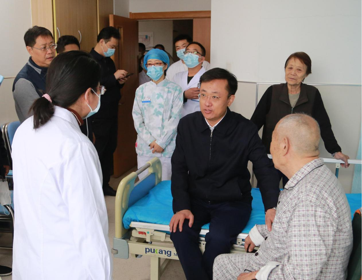 �����˵�Ӱ
��չ�������¡�ο�ʻ