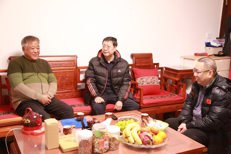 �꺮��ů�� ο������������˵�Ӱ
�쵼ο����������ͬ־