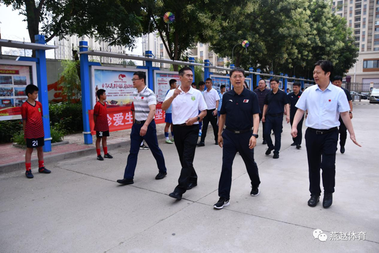 ��ַ�����������ƶ�������������������չ ���ĸ����ȷ��е�����������������