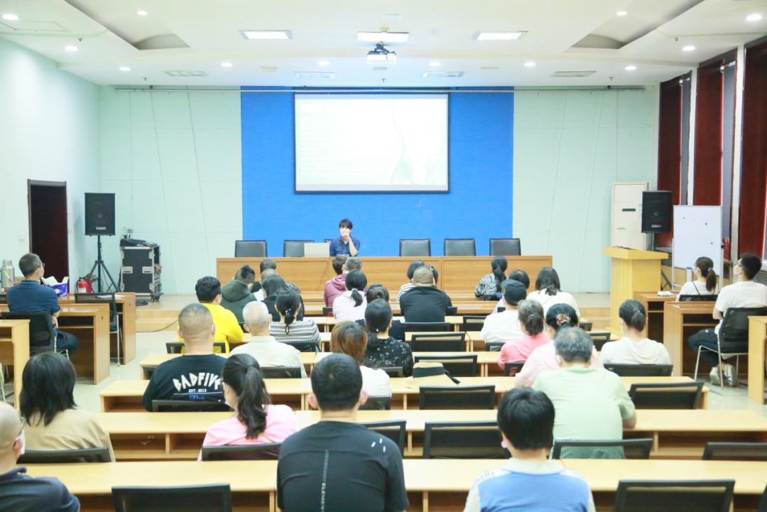 �����˵�Ӱ
����Ӿ���ÿ�������