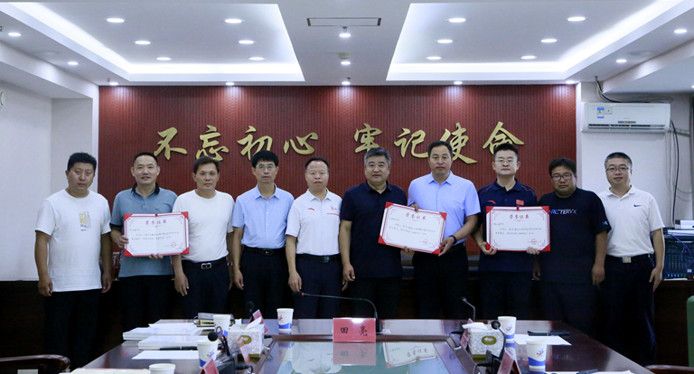 ������Ϊ�����˵�Ӱ
פ��ɲ���������֤��