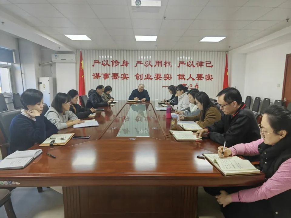 ������Զ ͻ�ƴ��¡������˶�����ѧУ�ٿ��Ļ�����������̸��