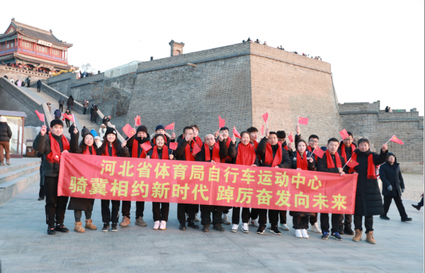 �����˵�Ӱ
���г��˶����Ŀ�չ�������⵳�ս���ϵ�л