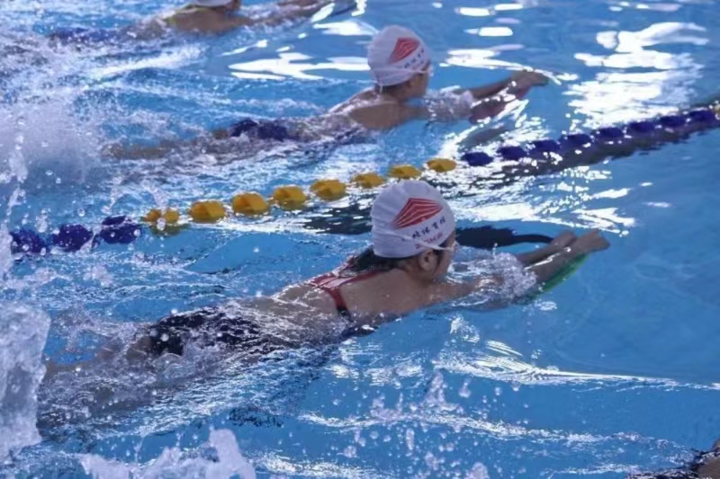 �����˵�Ӱ
����������Ӿϵ�����ɹ��ٰ�