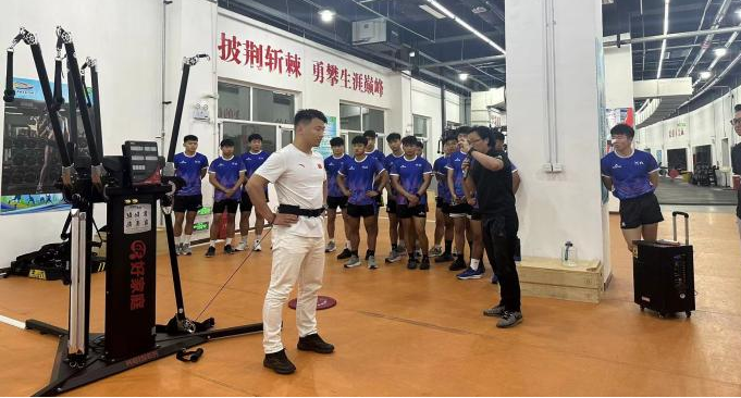 �����������ֻ�����ѵ������Ϊ�˶�Ա����