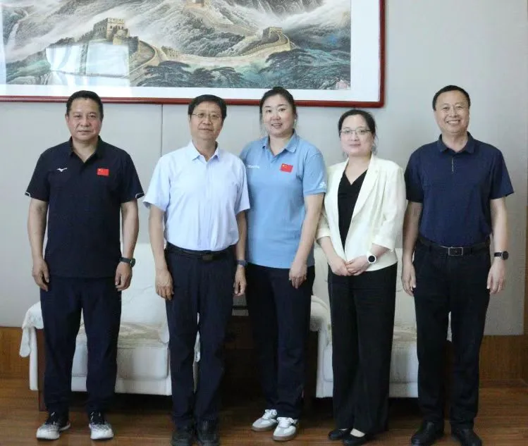 Ů�Ű��˹ھ����ȵ������˵�Ӱ
�������Ů�ž���