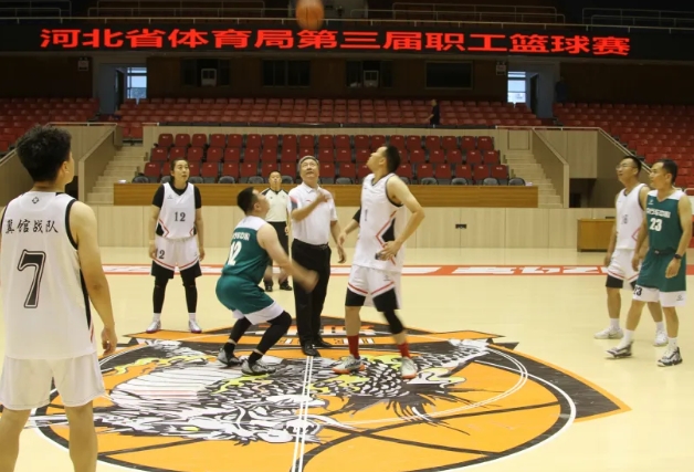 �����˵�Ӱ
ְ���������ڳ����˵�Ӱ
�ݻ��ȿ���