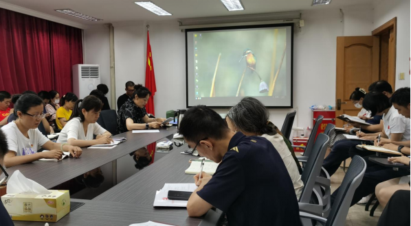 �����˵�Ӱ
����λ����ѧϰ�᳹���Ķ�ʮ������ȫ�ᾫ��