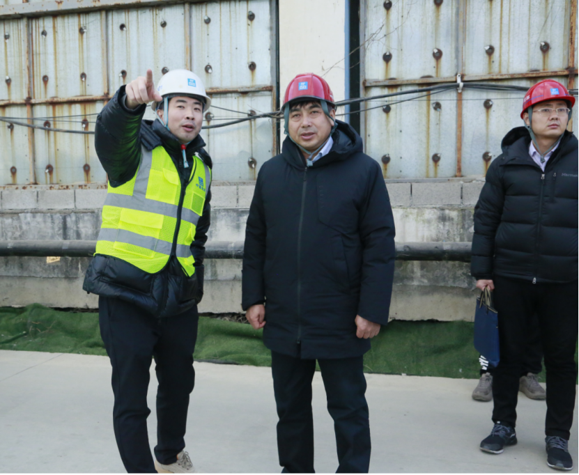 <b>���븰�ػʵ����г����˵�Ӱ
�ص���Ŀ�����ƽ����</b>