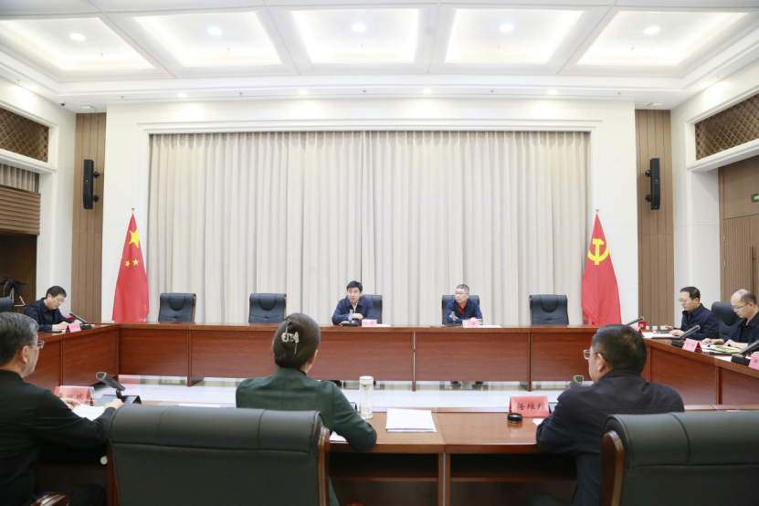 <b>�����˵�Ӱ
��ʯ��ׯ���������������ݽ�����Ŀ���жԽ�Э��</b>