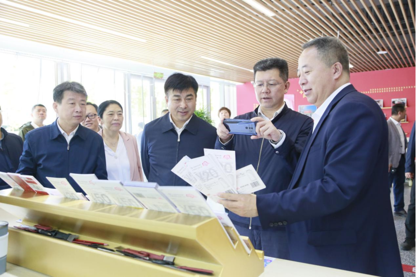 <b>��������Эͬ��չ��̸�����۰������ٿ�</b>